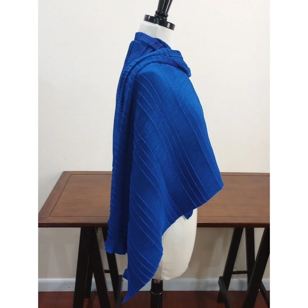 Eileen Fisher Royal Blue Pleated Scarf, NWT! $108